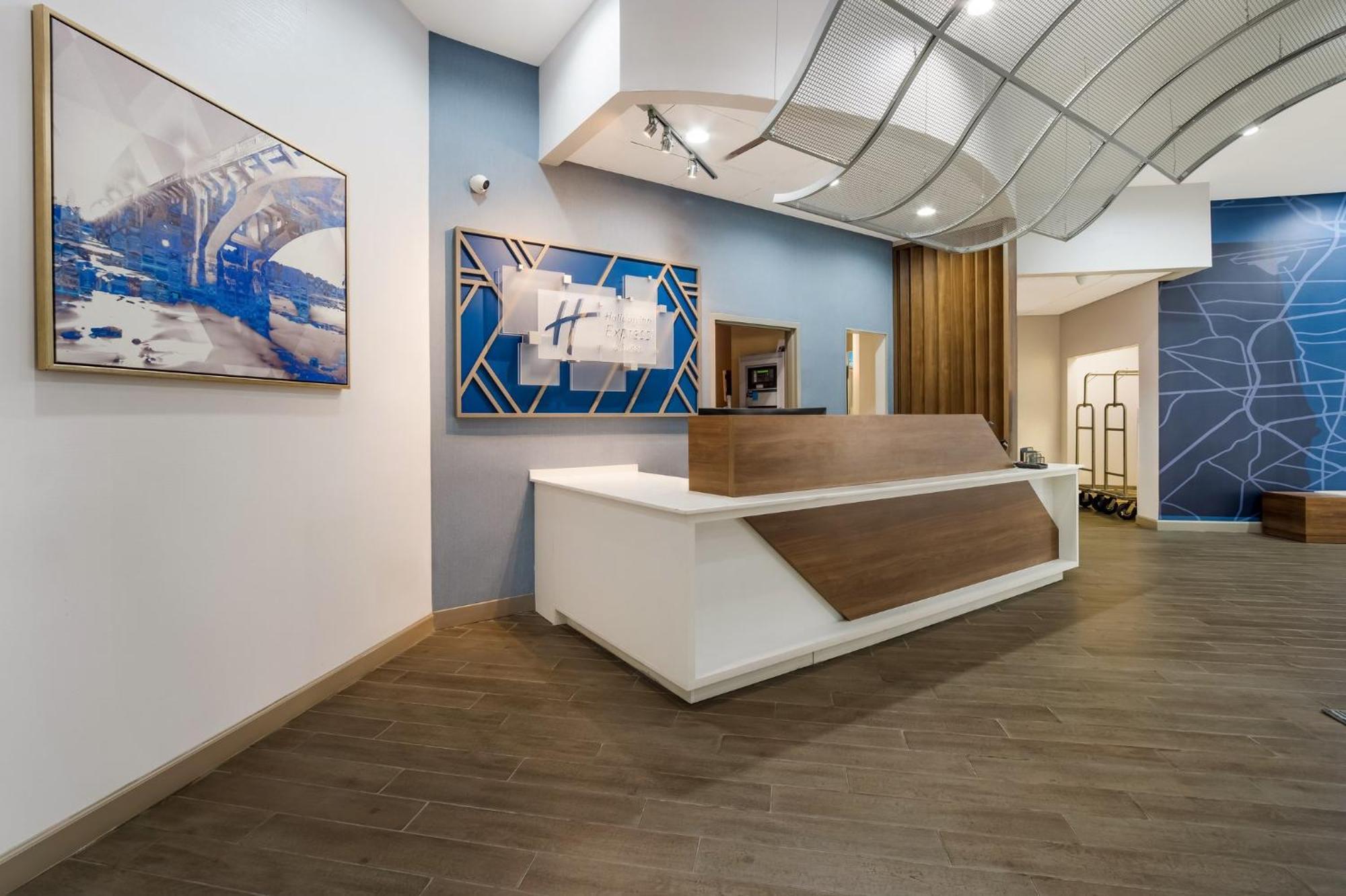 Holiday Inn Express & Suites Lexington By Ihg Exterior foto