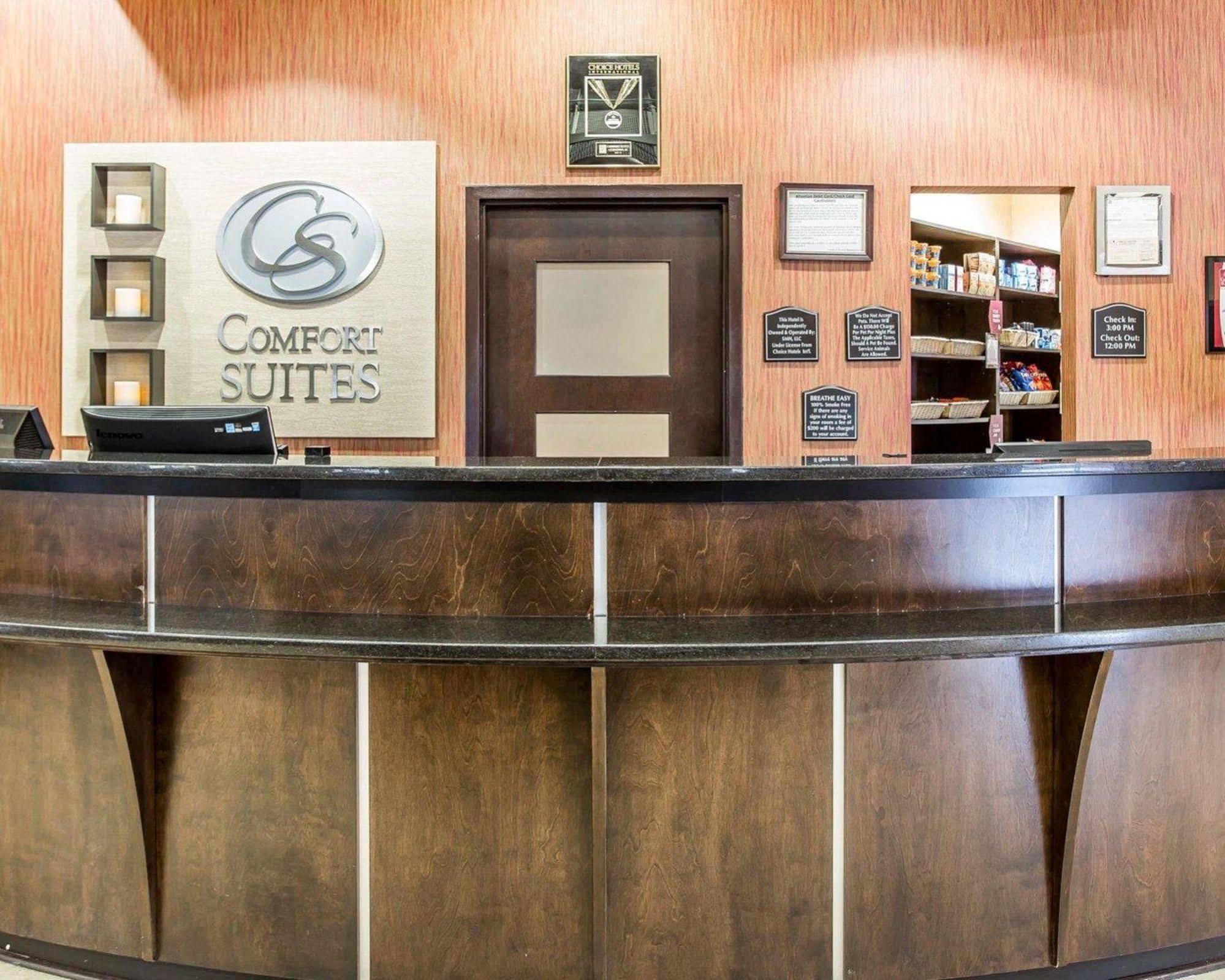 Holiday Inn Express & Suites Lexington By Ihg Exterior foto